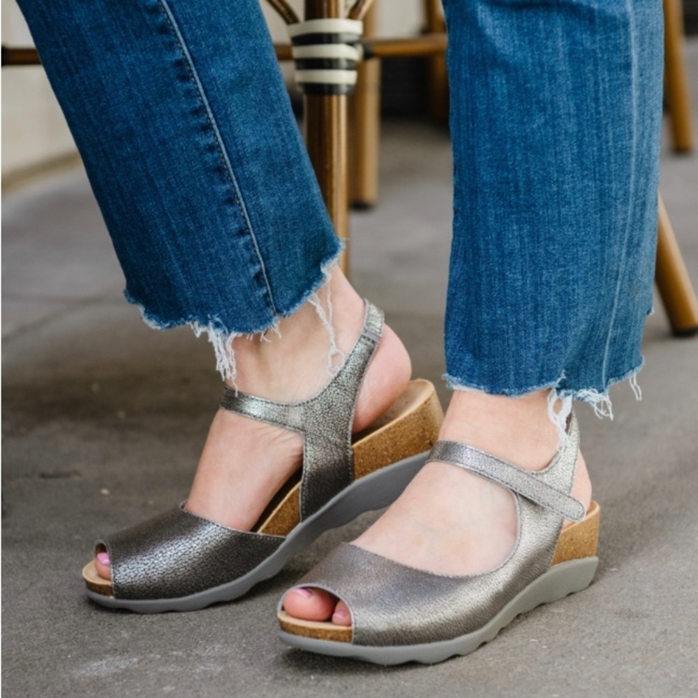 DANSKO Sz 40 Marcy Pewter Comfort Insole  Velcro Closure Sling Back Sandals